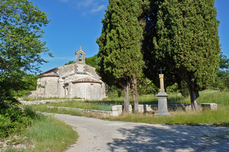 aaa La chapelle romane d Aleyrac Chateau de Lancyre AOC Coteaux du Languedoc Pic Saint Loup